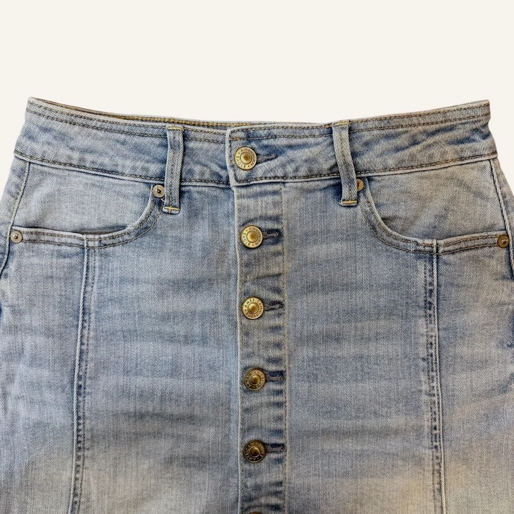 American Eagle Outfitters Light Blue‎ Denim Mini Skirt Size 4